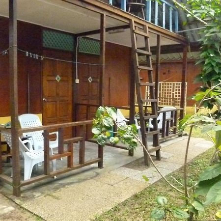 Kampong Ayer Batang Cheers Garden Chalet מראה חיצוני תמונה