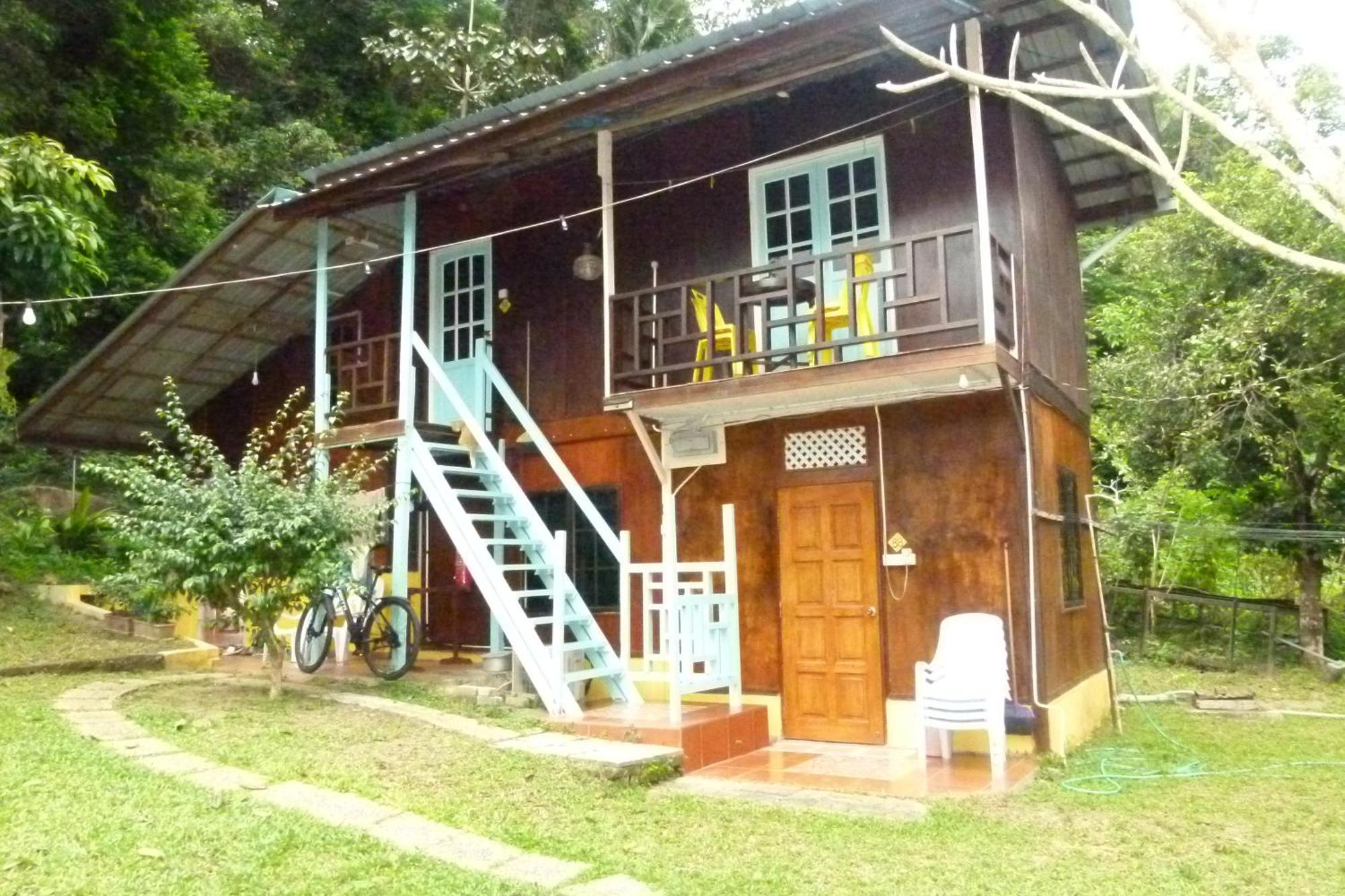Kampong Ayer Batang Cheers Garden Chalet מראה חיצוני תמונה