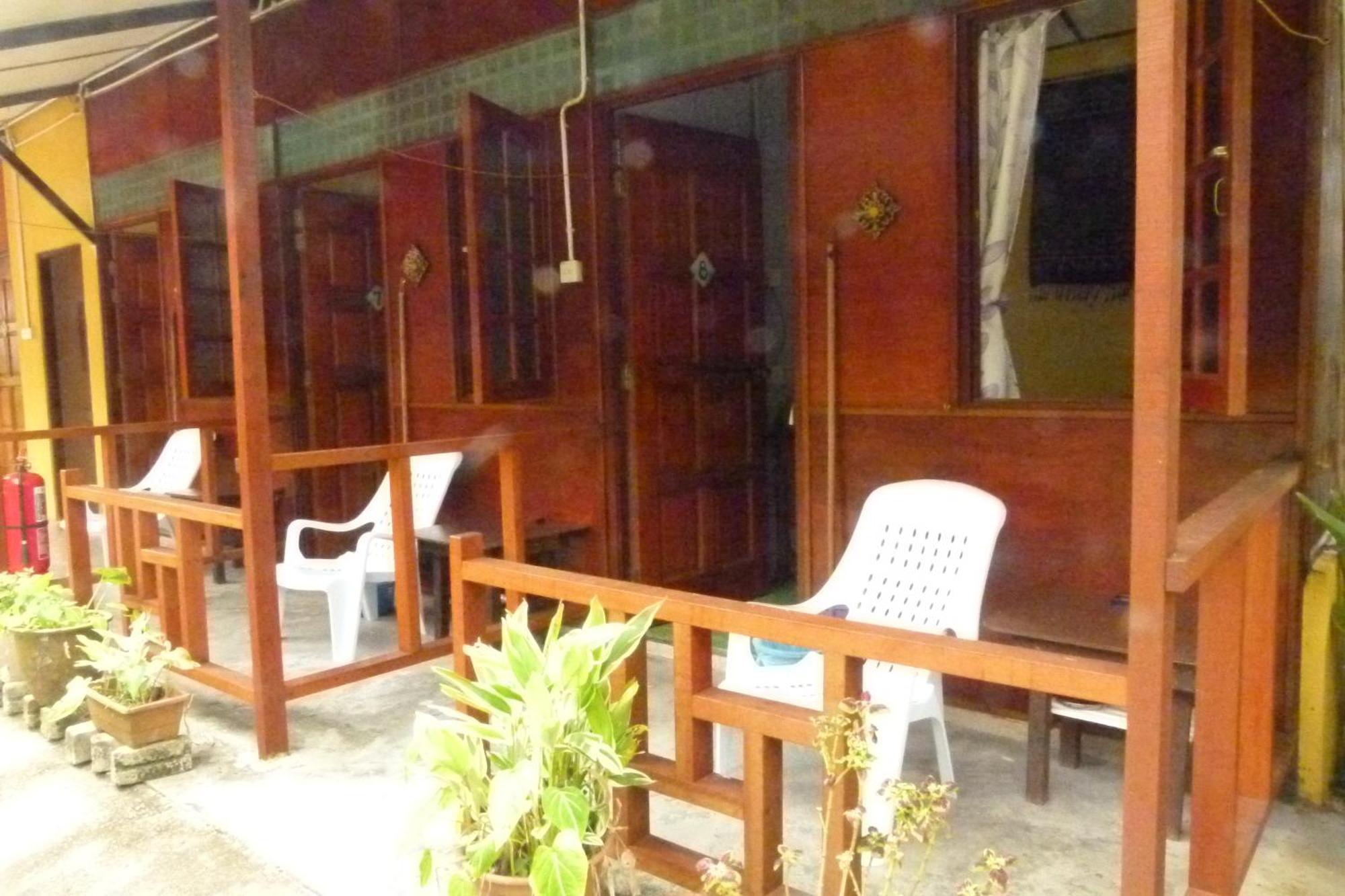 Kampong Ayer Batang Cheers Garden Chalet מראה חיצוני תמונה