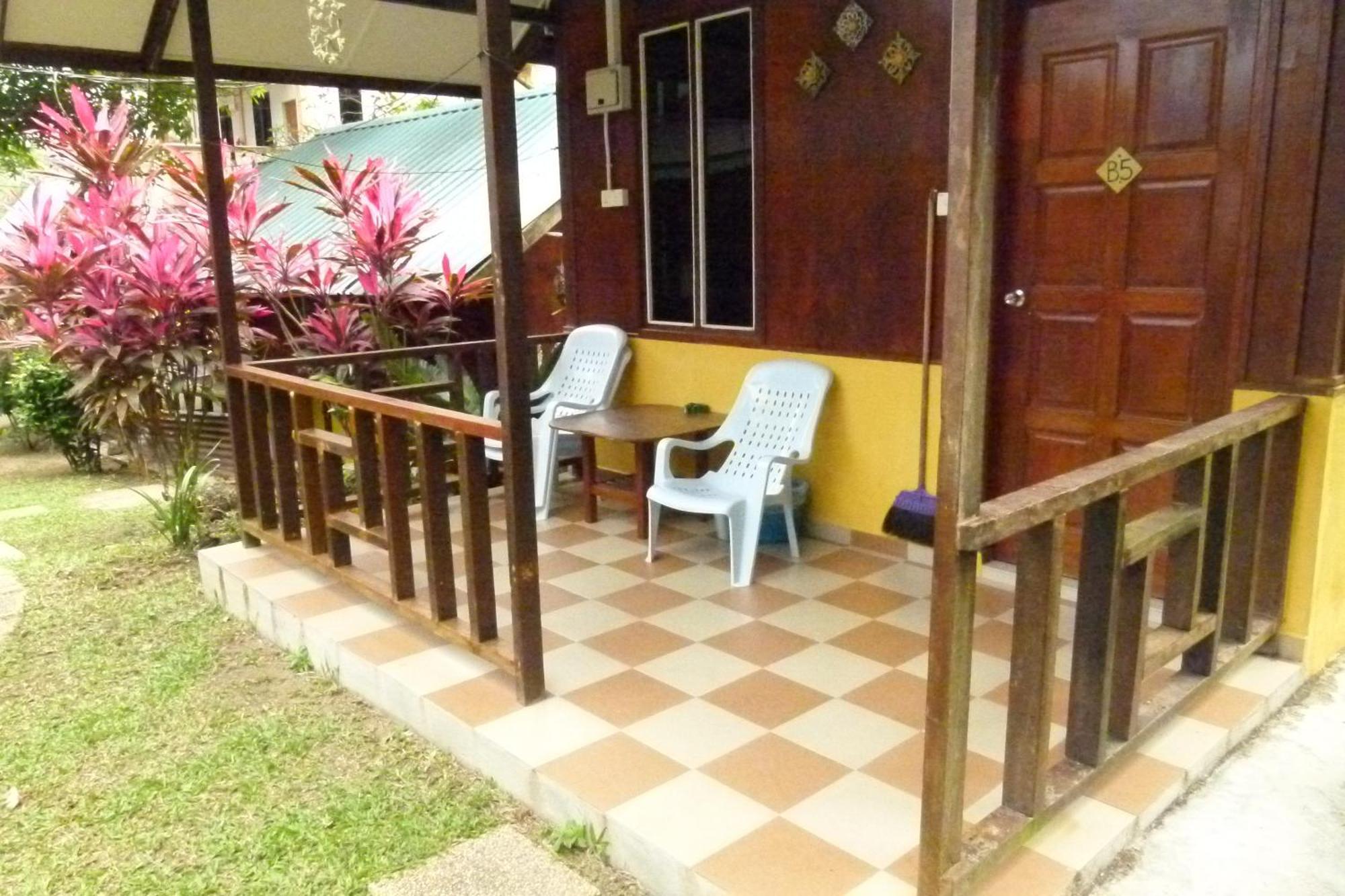 Kampong Ayer Batang Cheers Garden Chalet מראה חיצוני תמונה