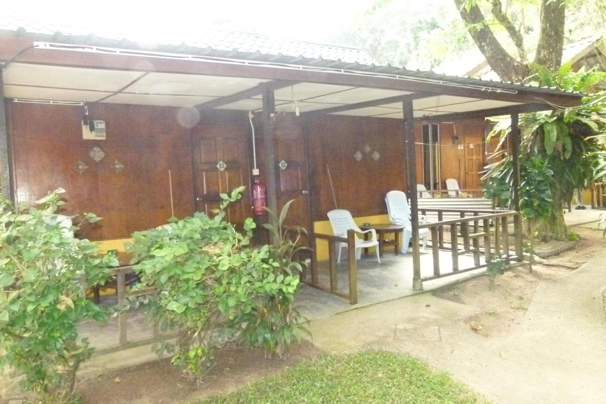 Kampong Ayer Batang Cheers Garden Chalet מראה חיצוני תמונה