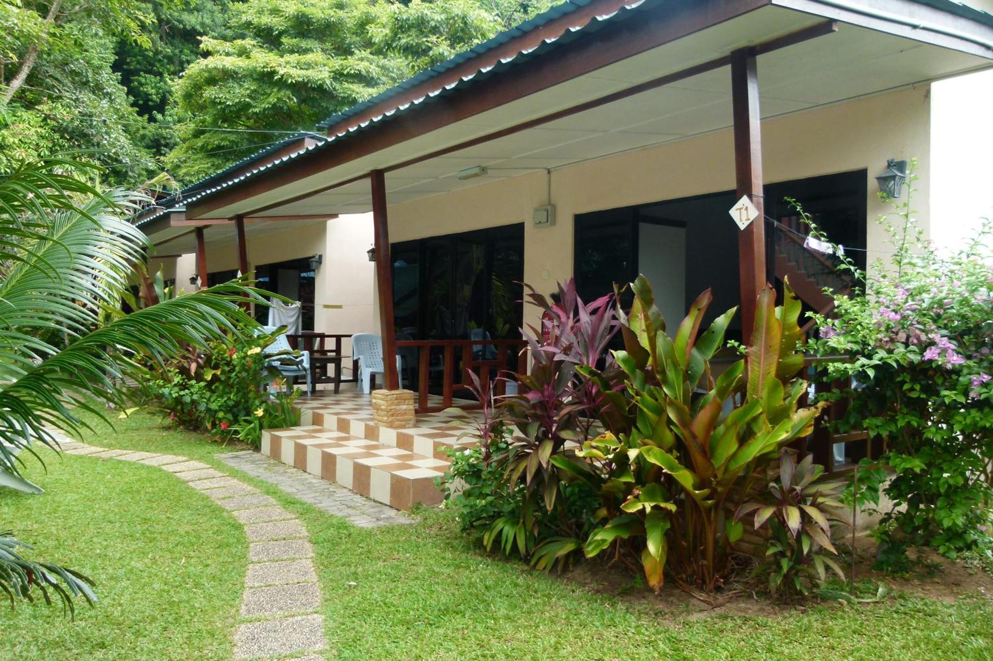 Kampong Ayer Batang Cheers Garden Chalet מראה חיצוני תמונה